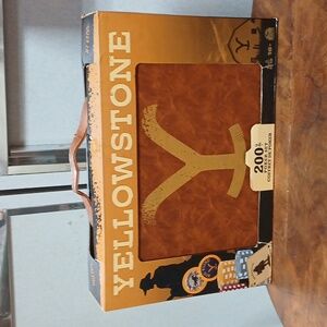 Yellowstone Poker Set 200 Piece Limited Release Edition  Brand New With Case